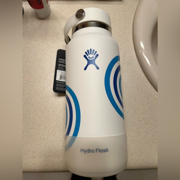 Hydroflask - Picture 1 of 7